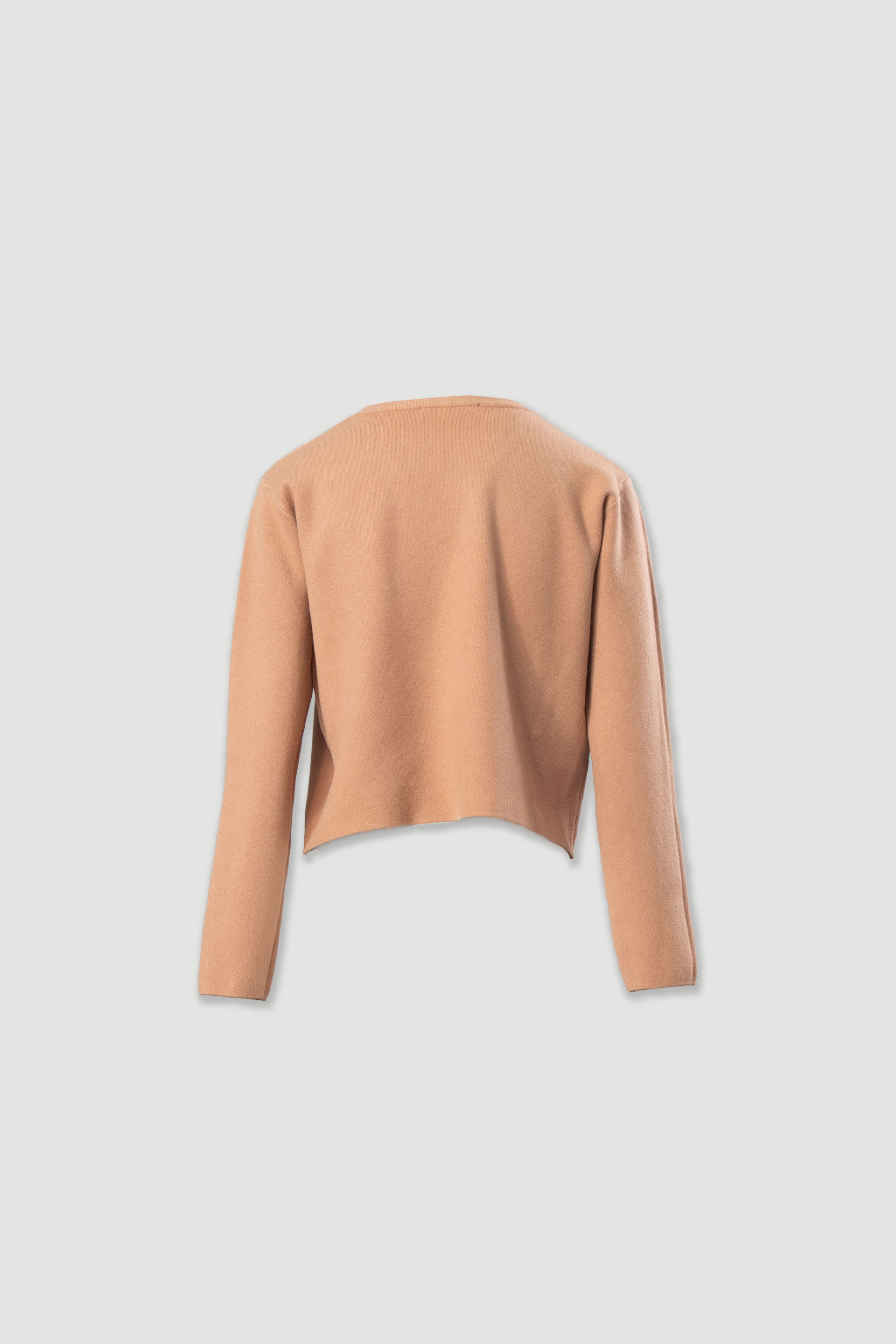 Pull court en maille avec boutons personnalisés