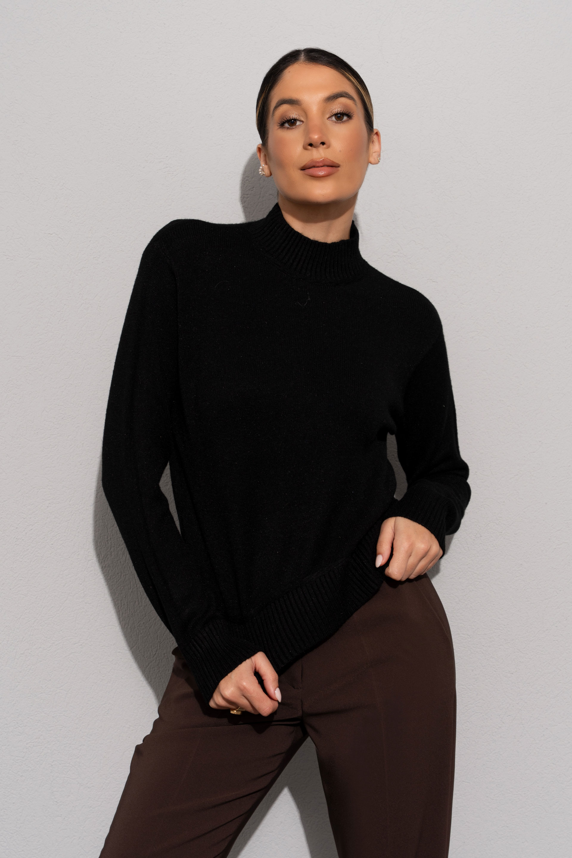 Jersey de punto con cuello alto acanalado