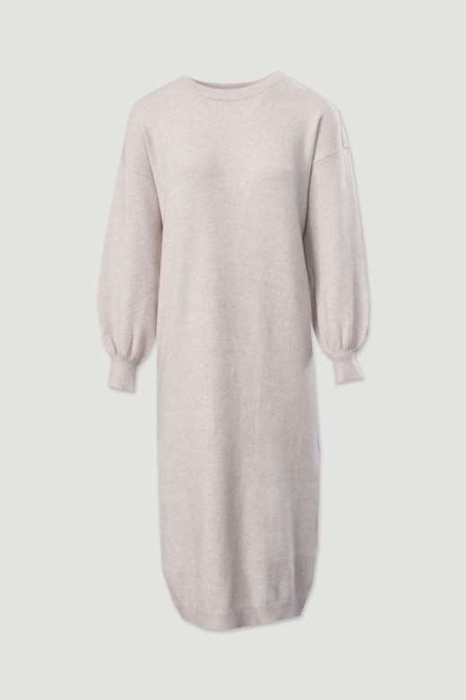 Vestido de malha com detalhe de efeito trabalhado nos ombros Vestido de malha com detalhe de efeito trabalhado nos ombros