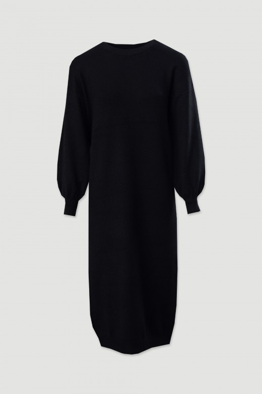 Vestido de malha com detalhe de efeito trabalhado nos ombros Vestido de malha com detalhe de efeito trabalhado nos ombros