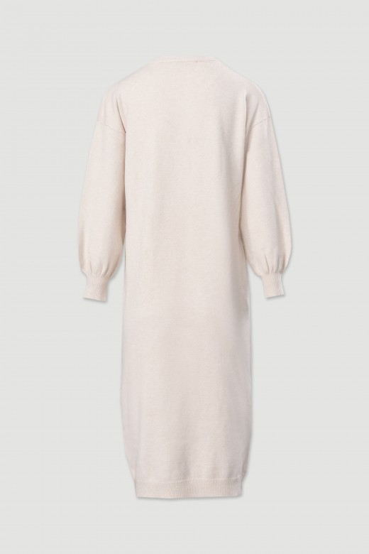 Vestido de malha com detalhe de efeito trabalhado nos ombros Vestido de malha com detalhe de efeito trabalhado nos ombros