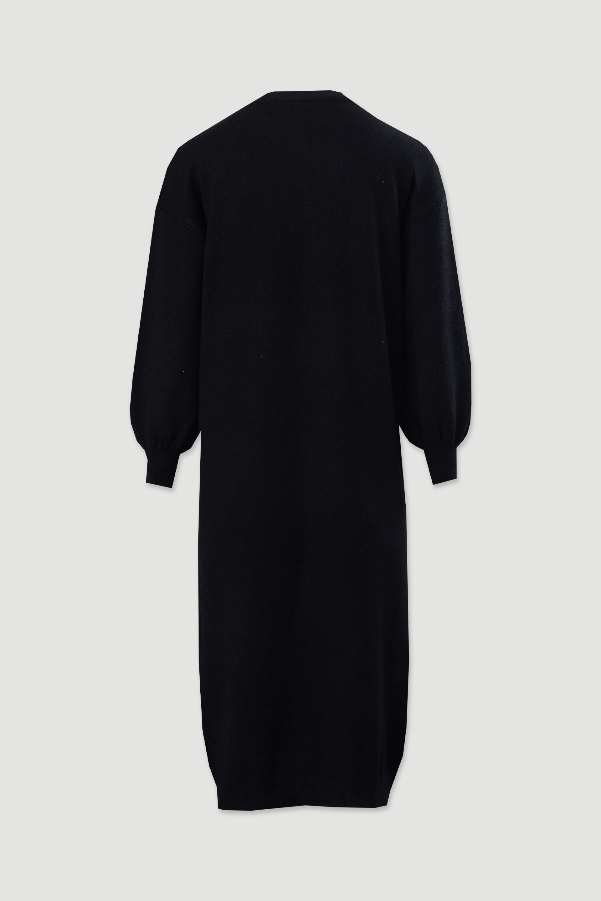 Vestido de malha com detalhe de efeito trabalhado nos ombros