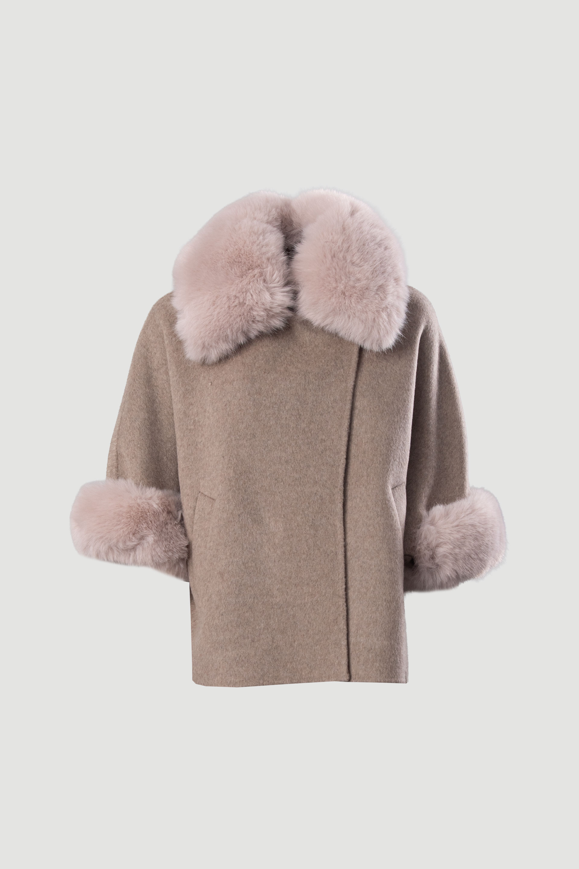 Capa con mezcla de lana y pelo desmontable en el cuello y las mangas