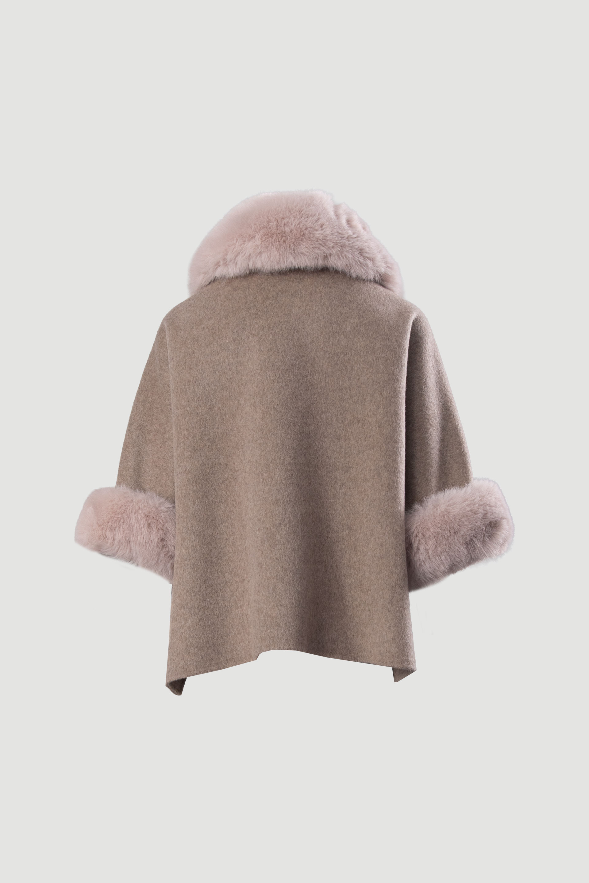 Capa con mezcla de lana y pelo desmontable en el cuello y las mangas