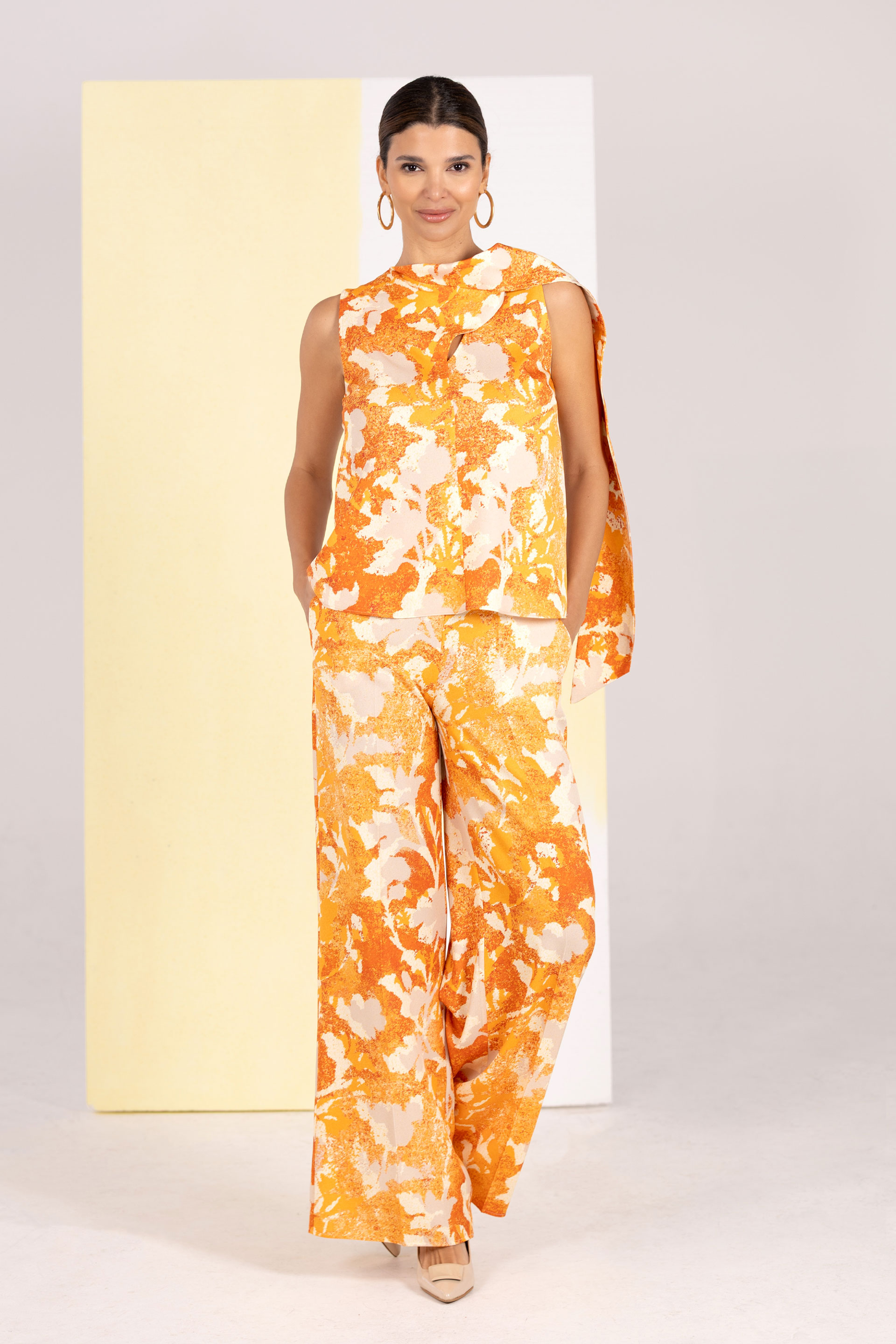 Printed wide-leg trousers with elasticated waist
