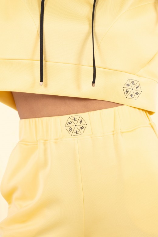 Short hoodie with adjustable drawstring