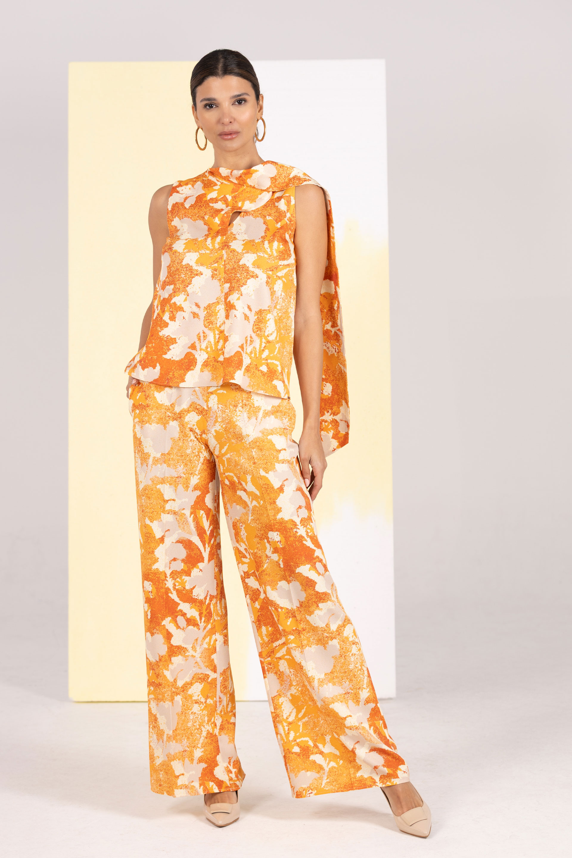 Printed top with neckline detail