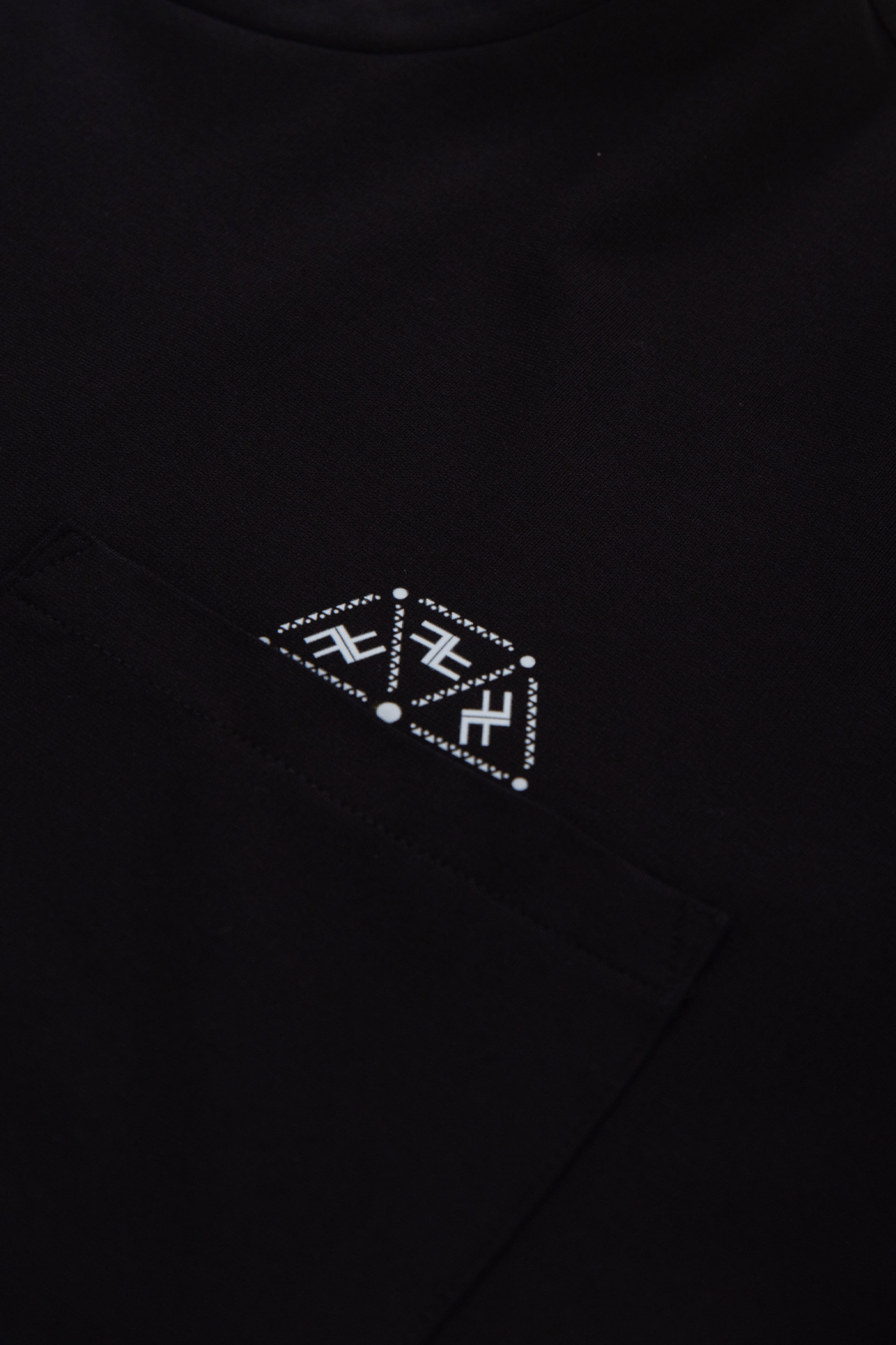 Knit t-shirt with chest pocket and print