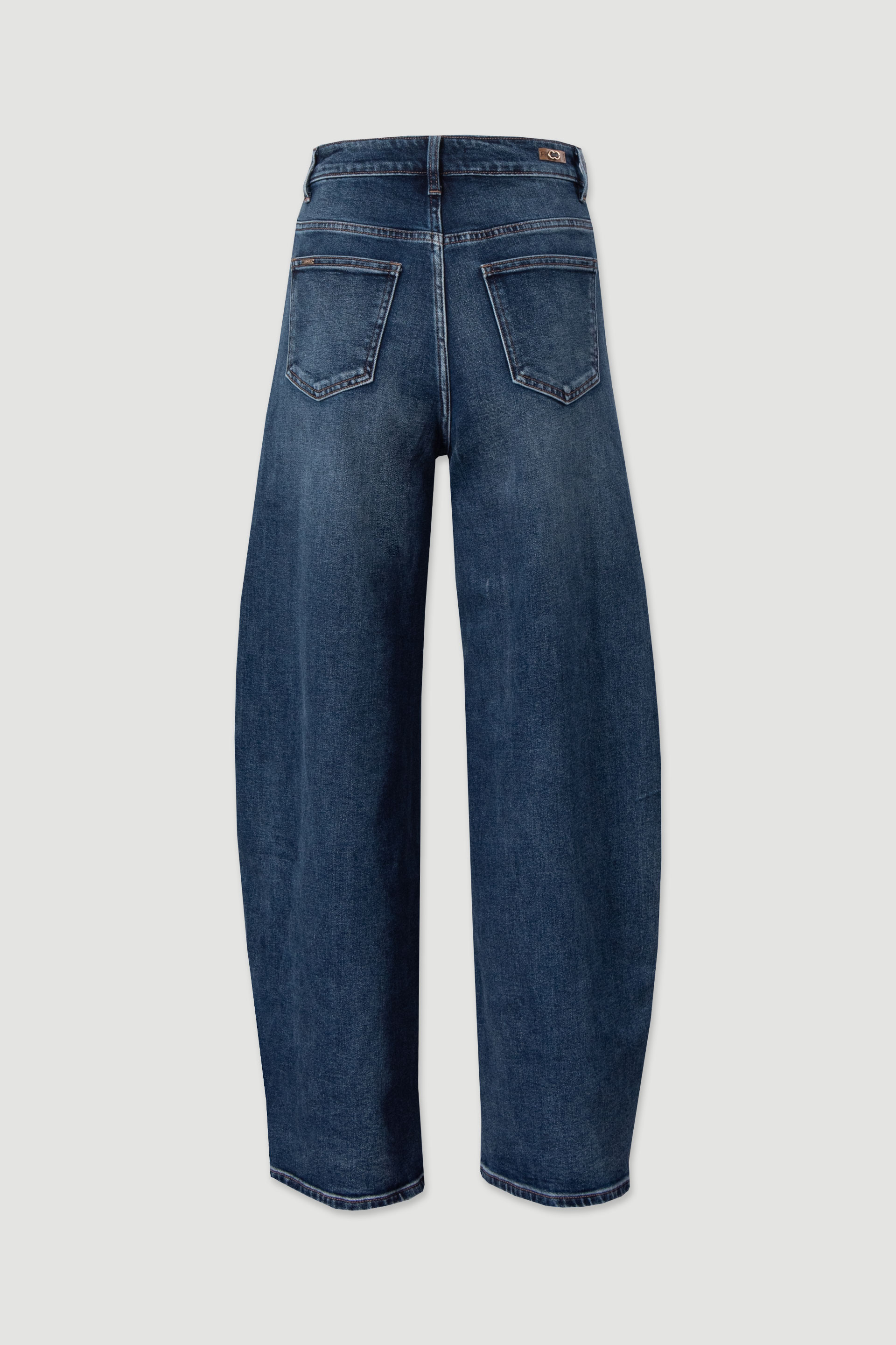 High-waisted balloon jeans with customised button