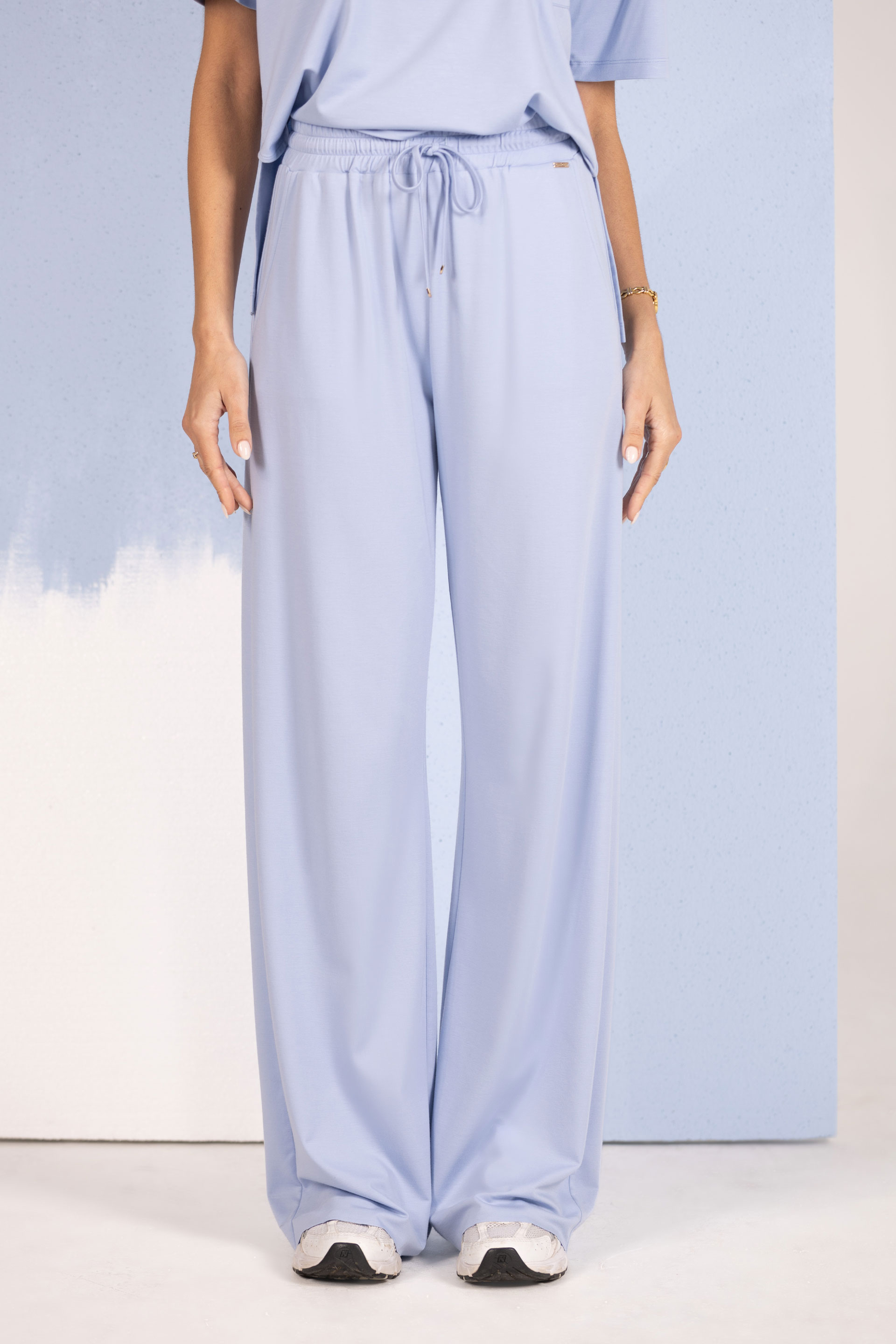 Wide-leg knit trousers with elastic waistband