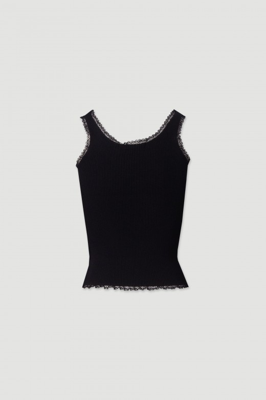 Ribbed knit top with lace detail