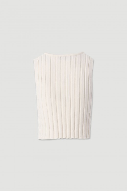 Knit top with v-neck and braided detail Knit top with v-neck and braided detail