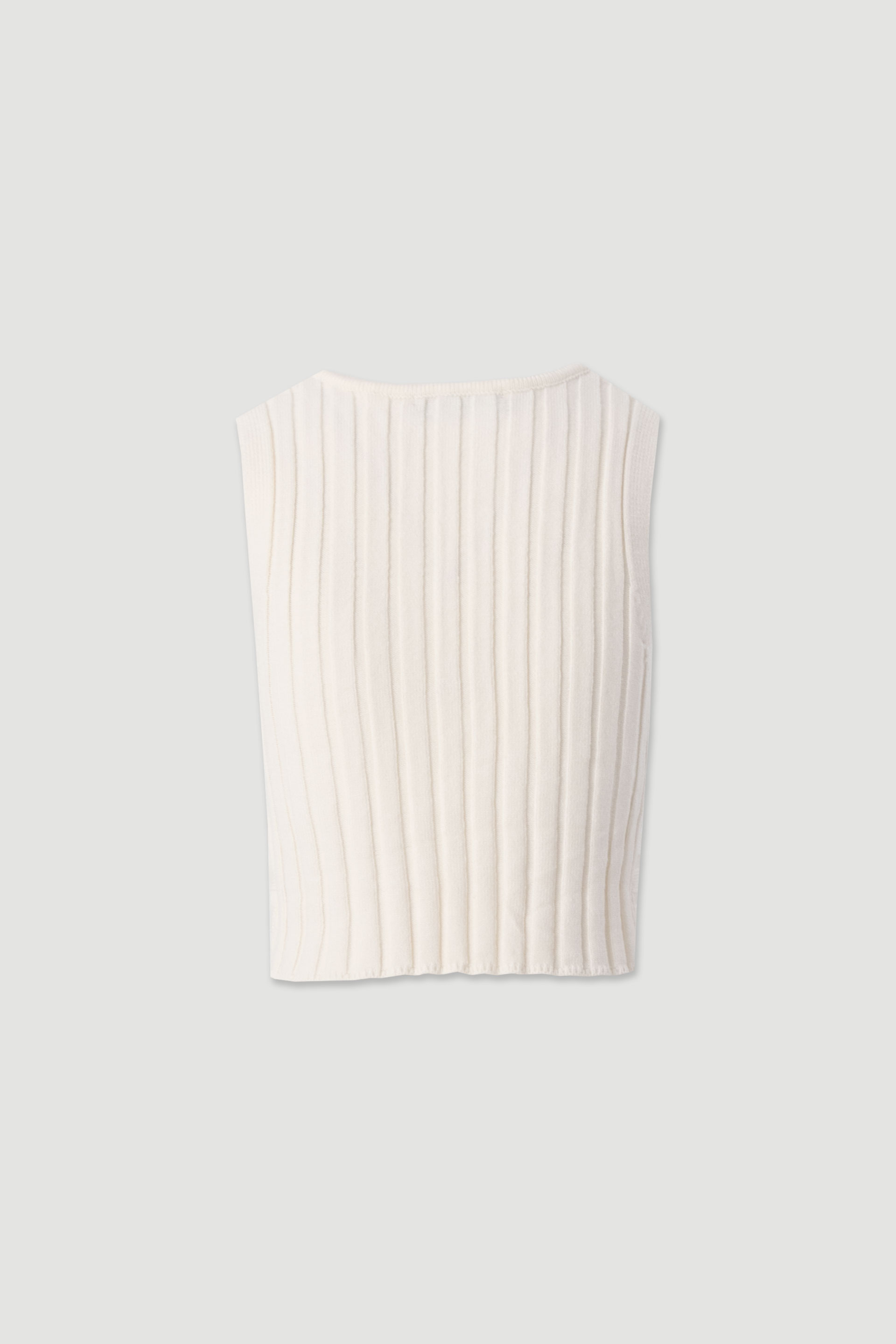 Knit top with v-neck and braided detail