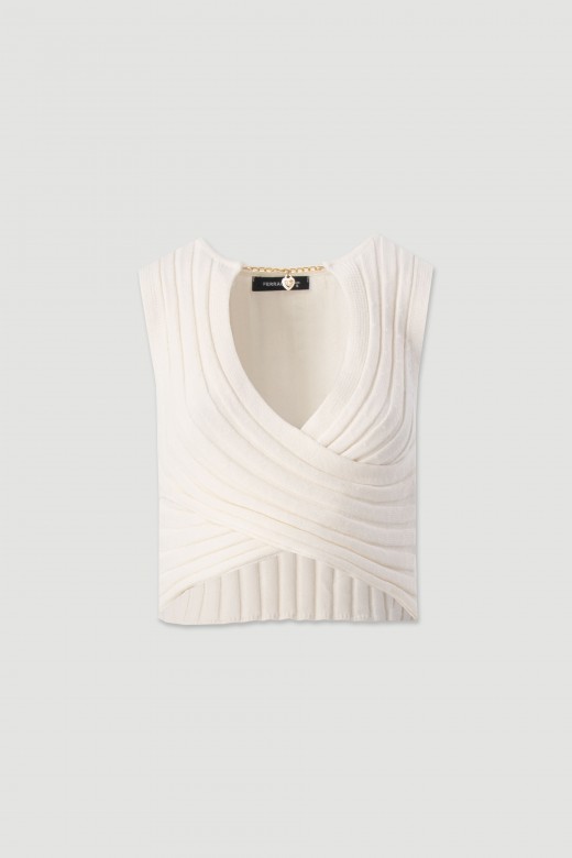 Knit top with v-neck and braided detail Knit top with v-neck and braided detail