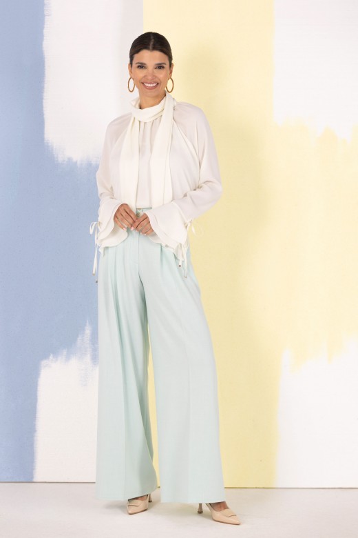 Fluid tunic with high neck and bow Fluid tunic with high neck and bow