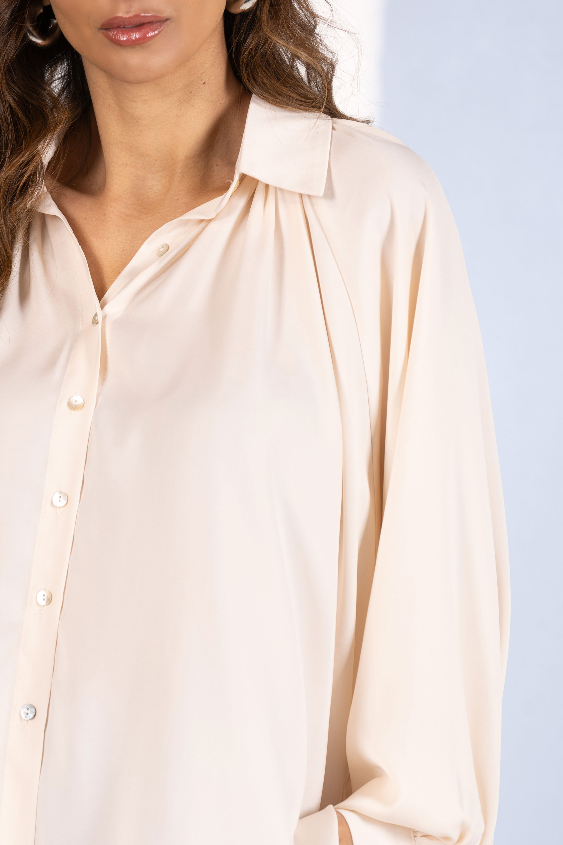 Fluid blouse with batwing sleeves