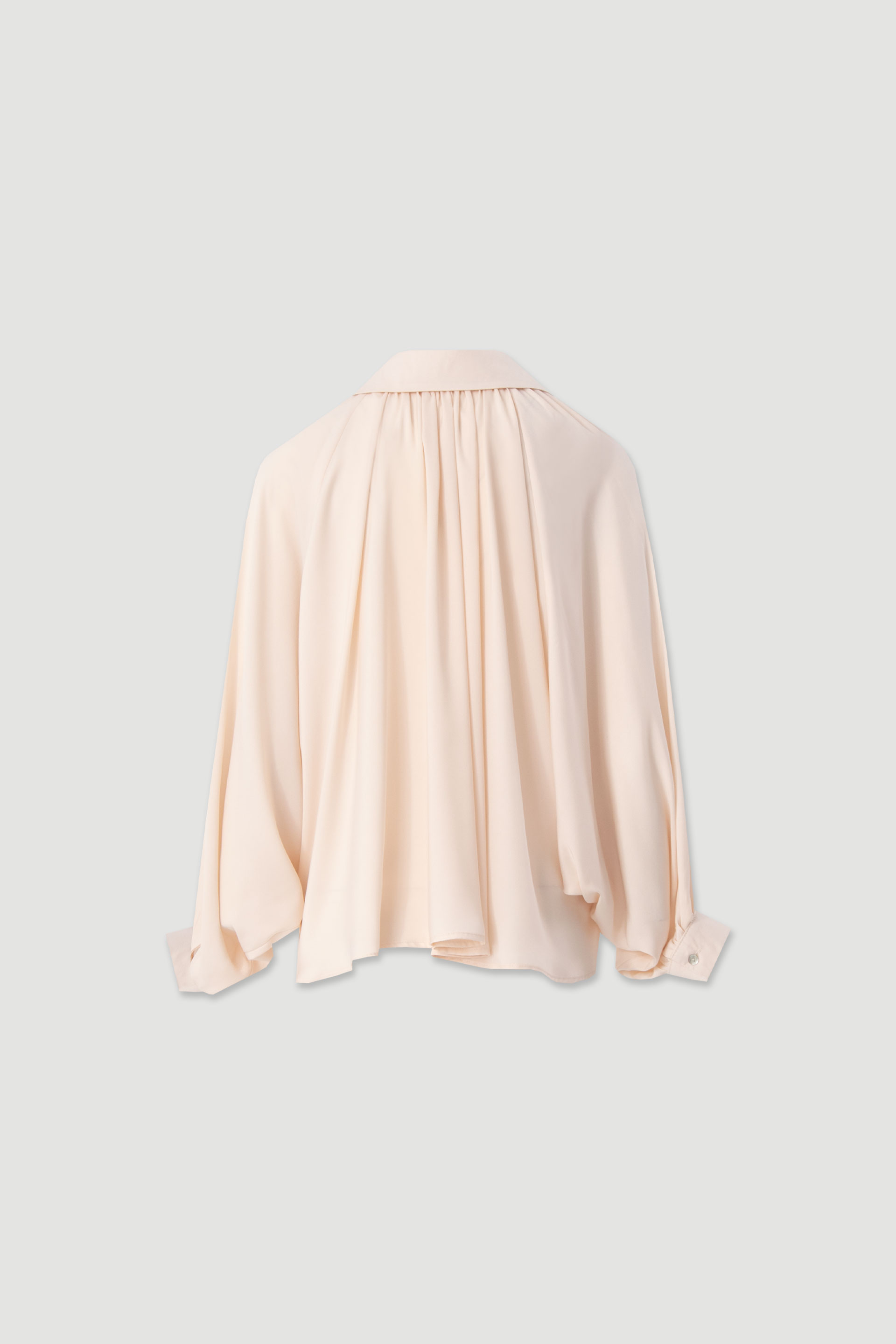 Fluid blouse with batwing sleeves