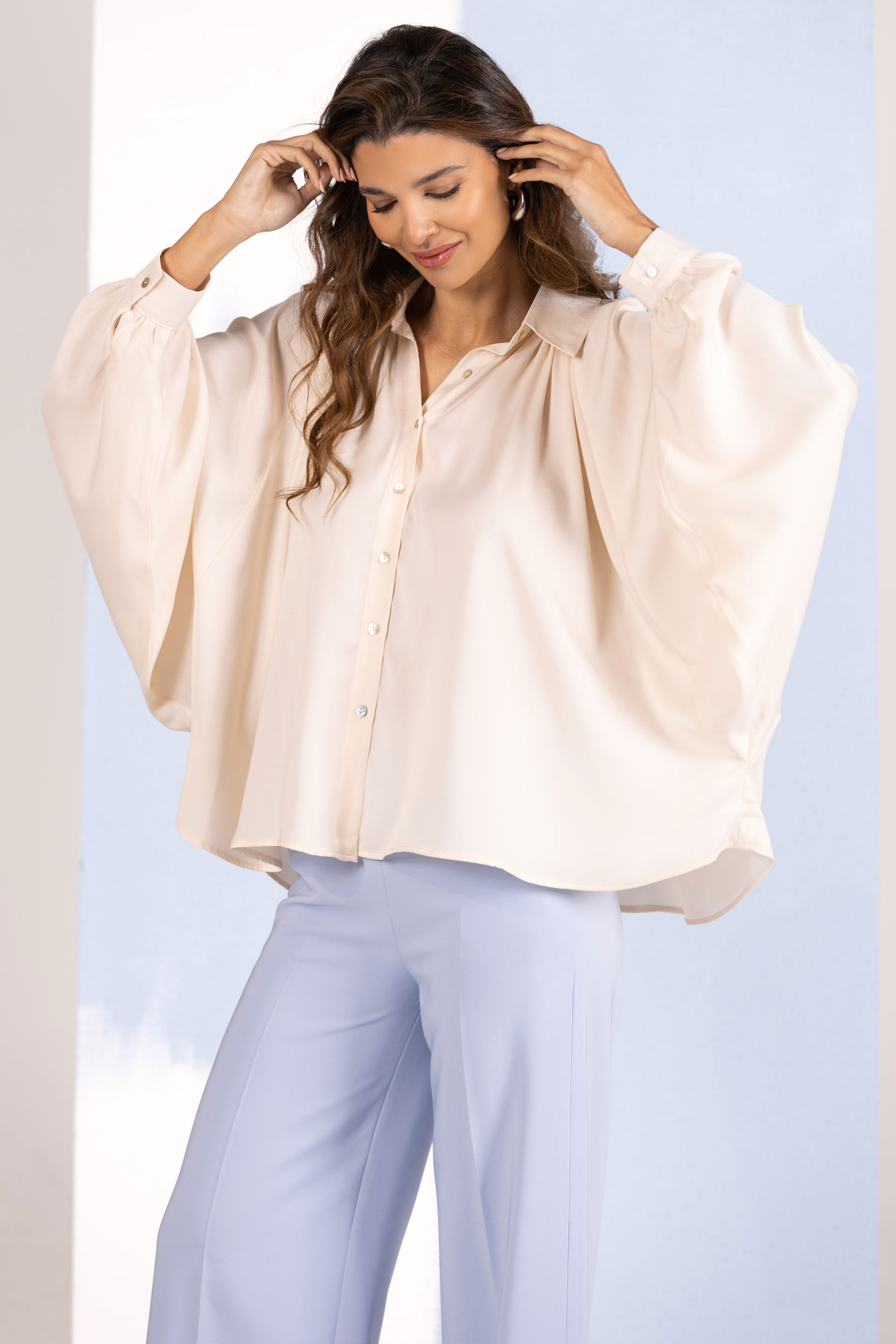 Fluid blouse with batwing sleeves