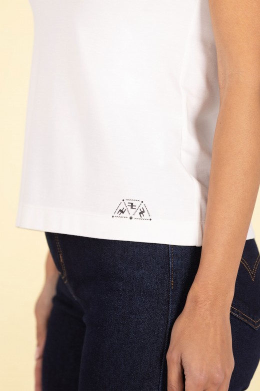 Basic t-shirt with hem detail Basic t-shirt with hem detail