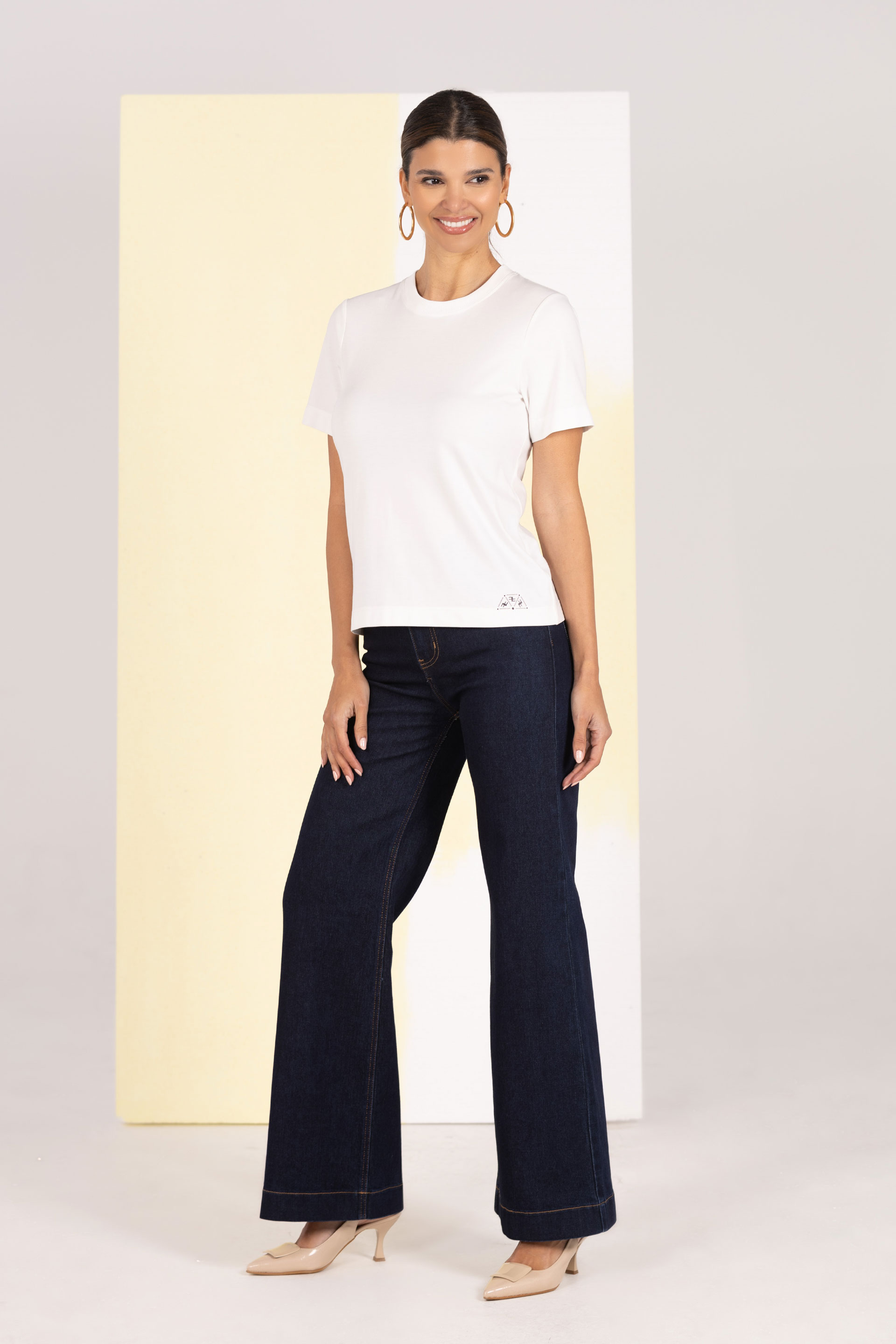 Basic t-shirt with hem detail