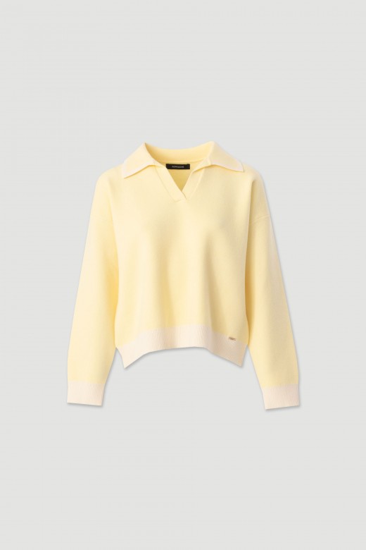 Knit polo with contrast details