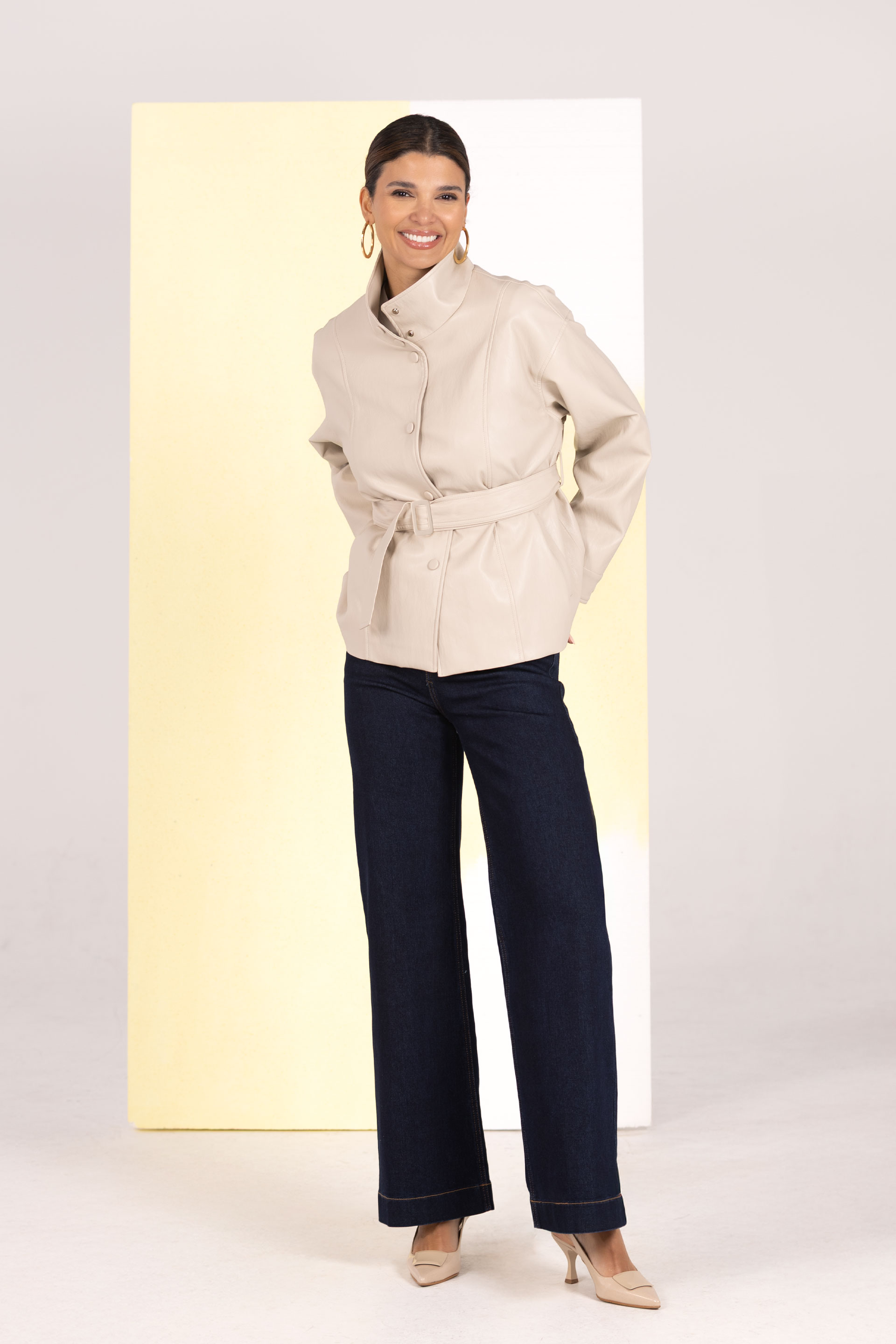 Fitted coat with high collar and belt