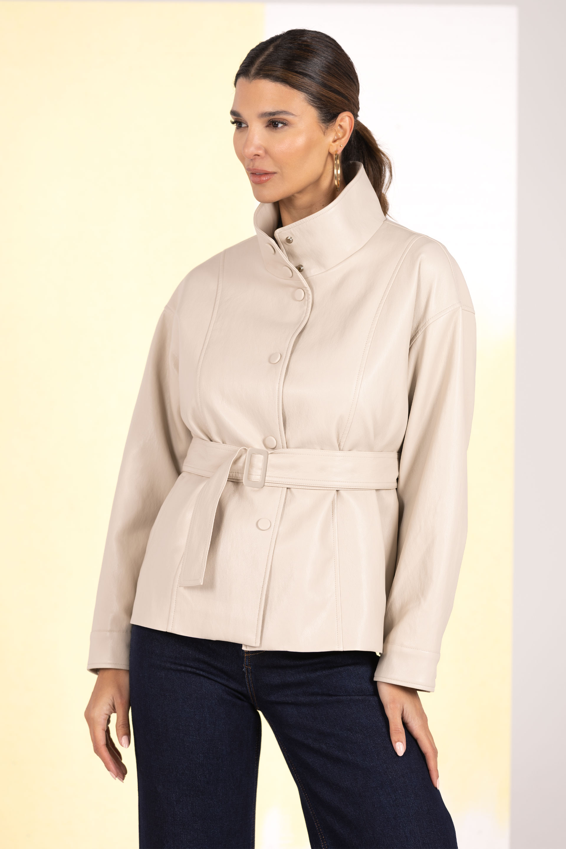 Fitted coat with high collar and belt