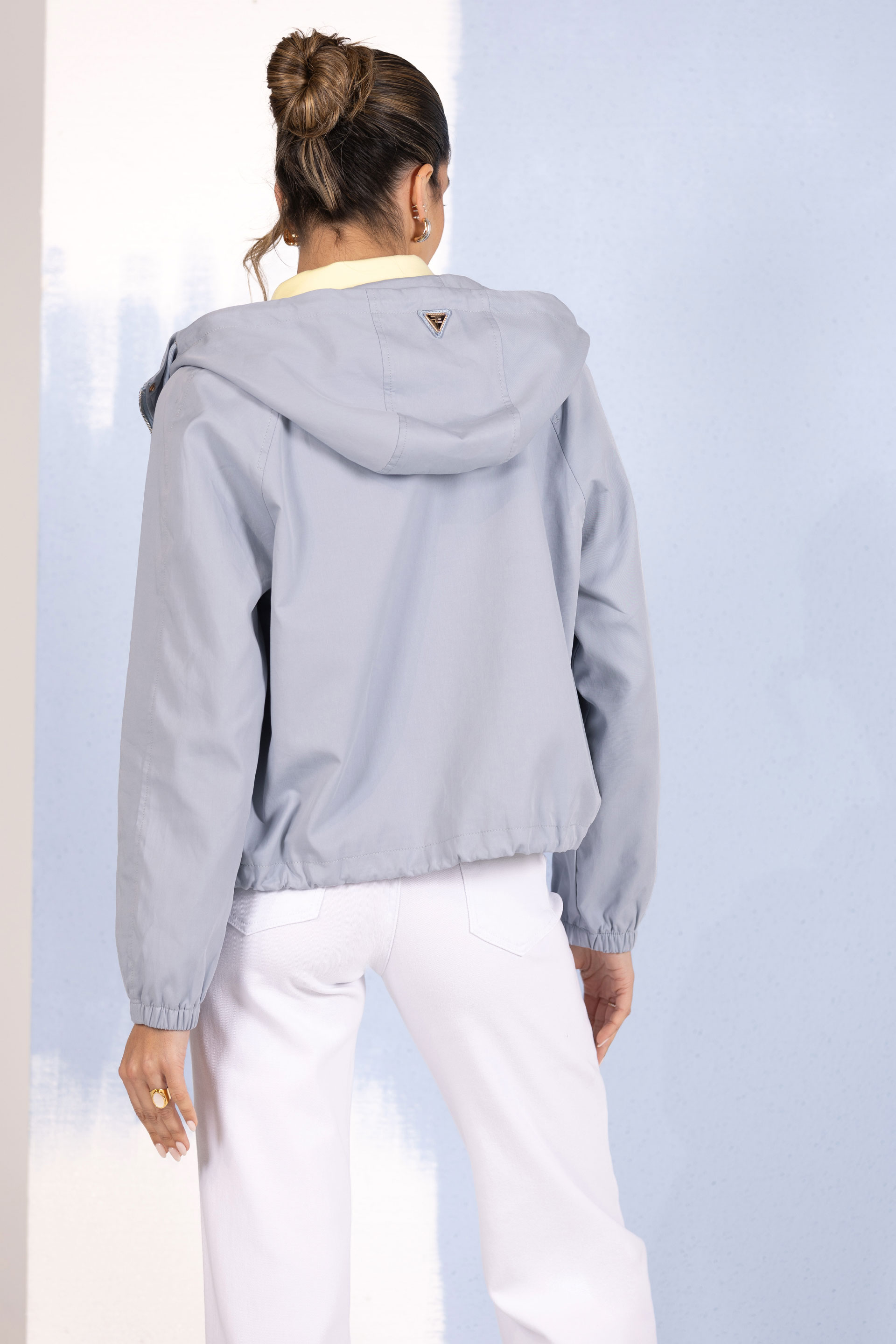 Short parka with hood and metallic detail