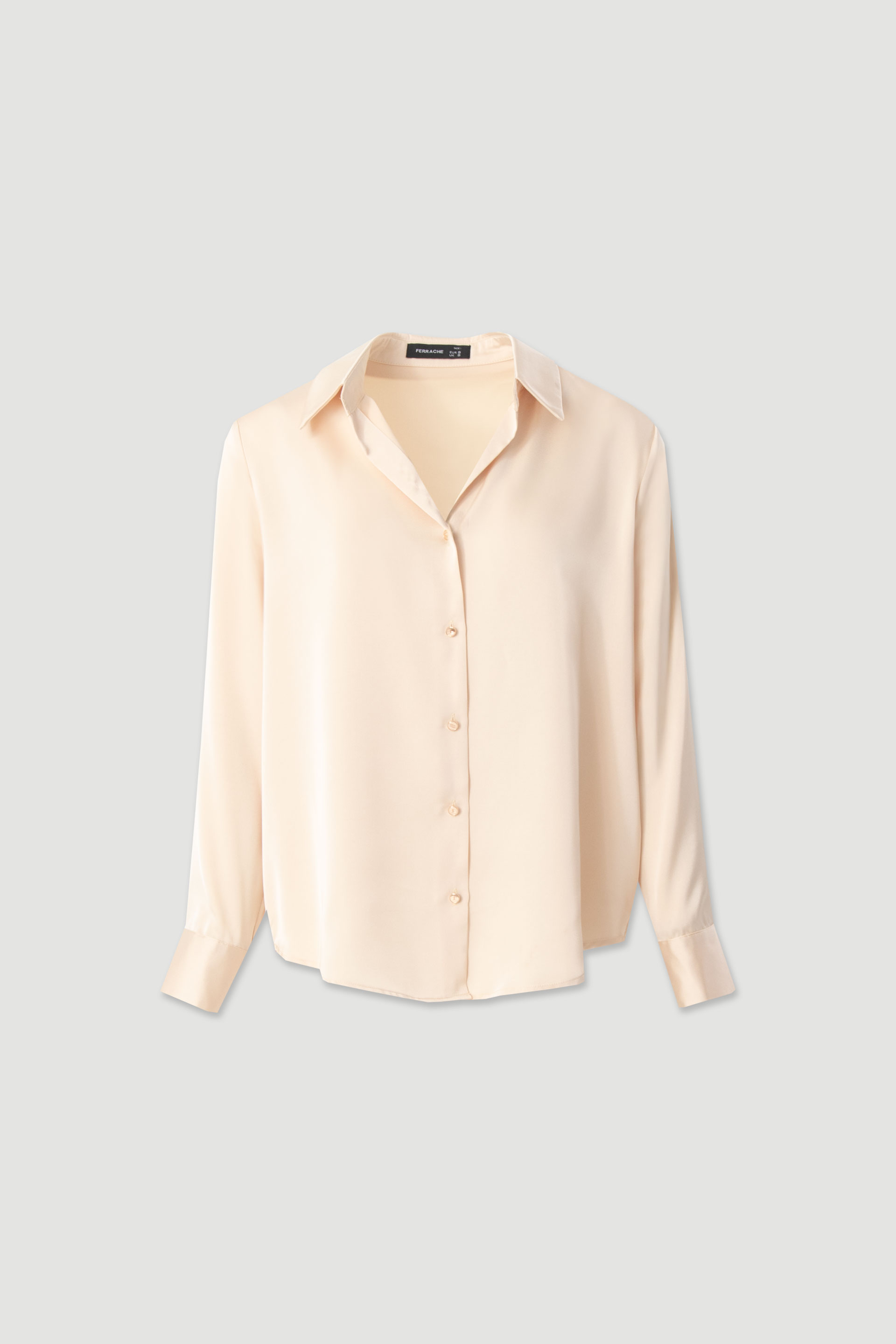 Fluid blouse with classic collar