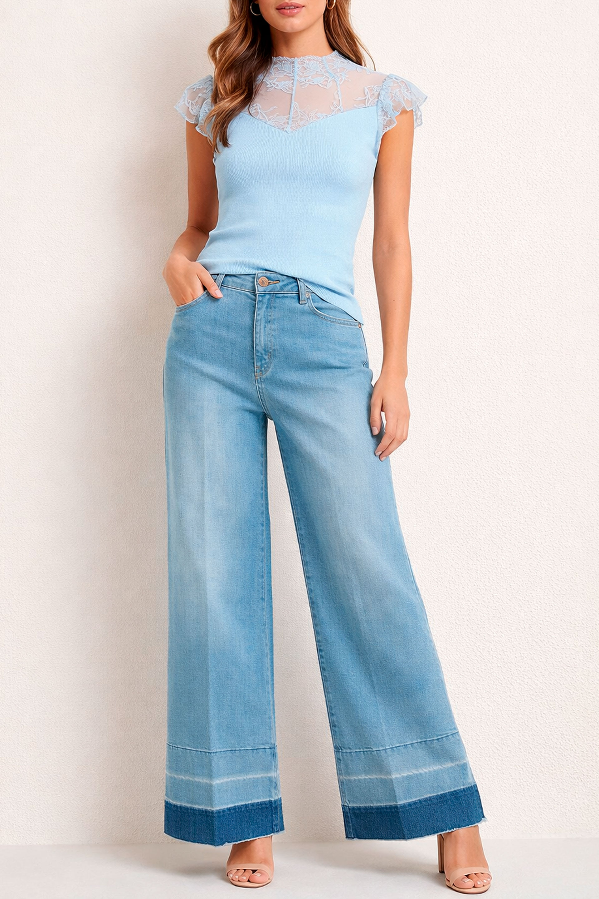 Wide-leg jeans with hem detail