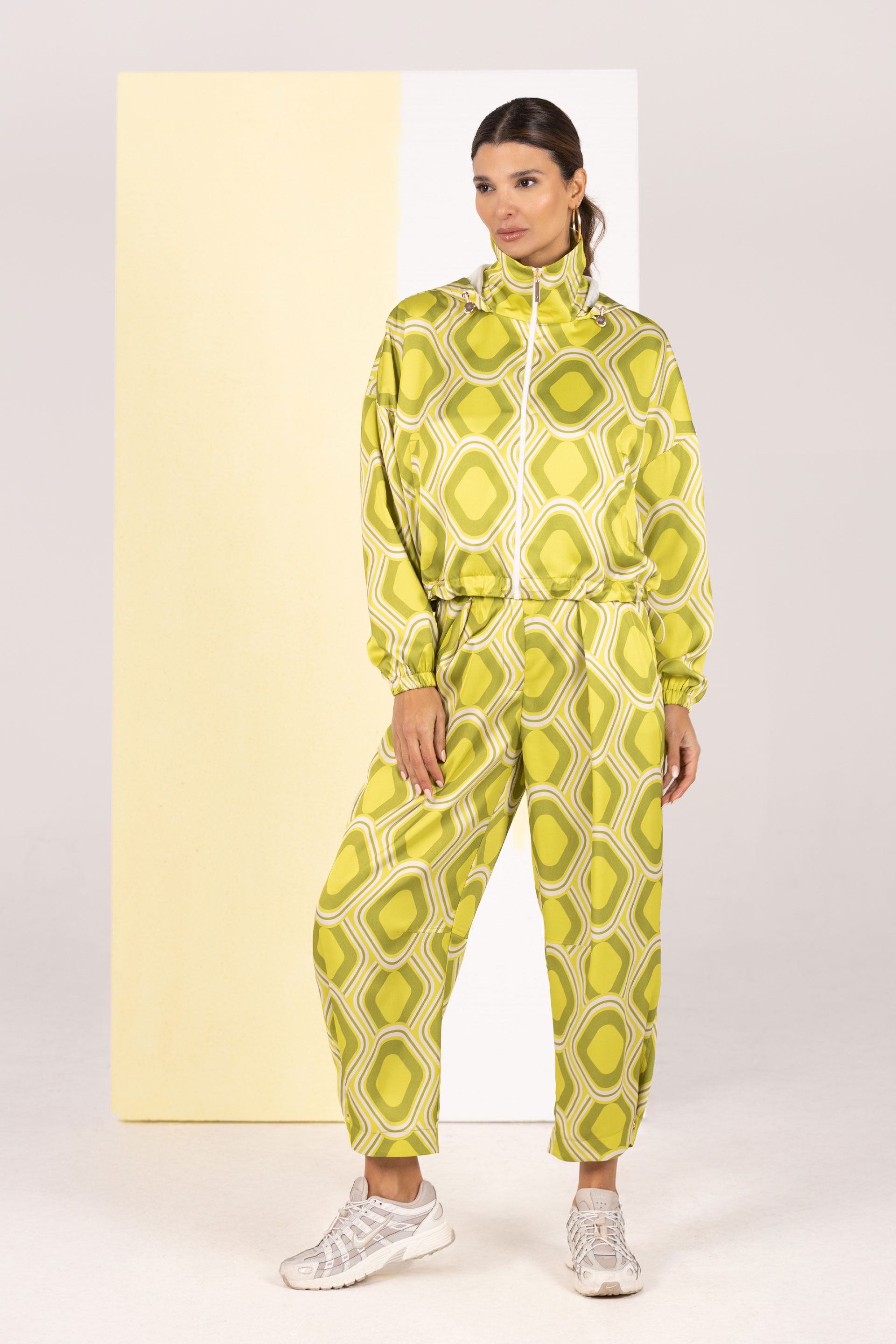 Printed fluid high-waist trousers