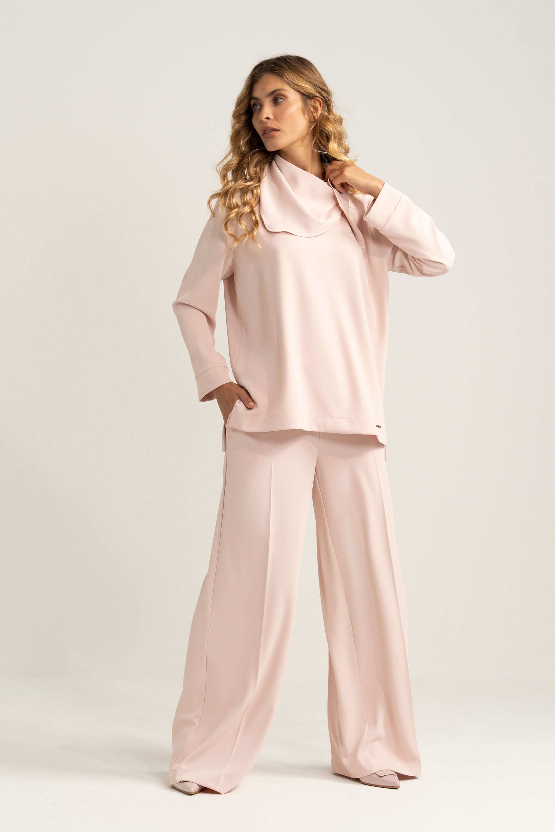 High-waisted wide leg trousers