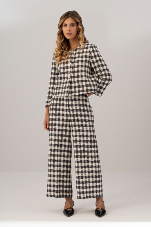 Short tweed jacket with 3/4 sleeves Short tweed jacket with 3/4 sleeves