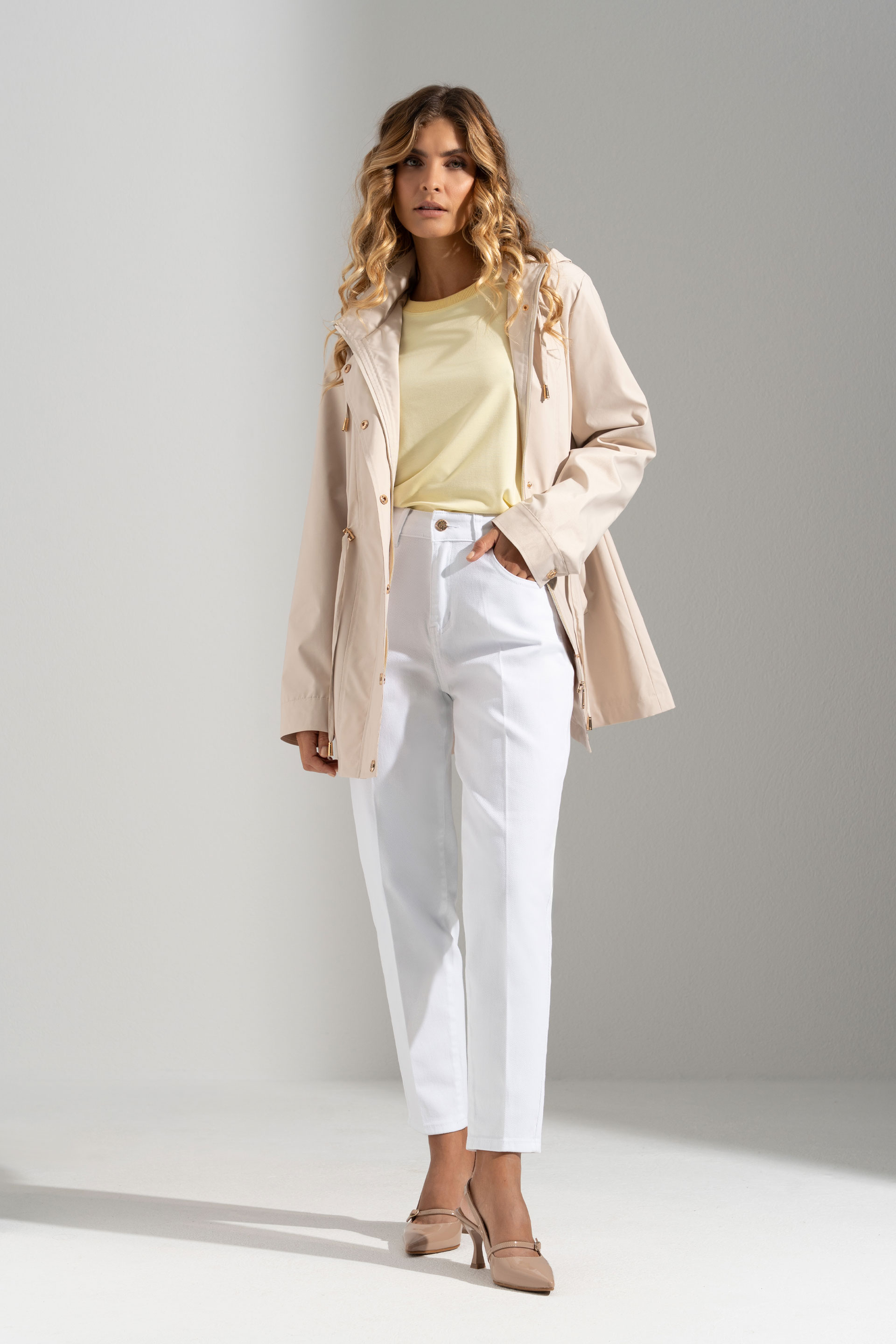 Adjustable hooded parka