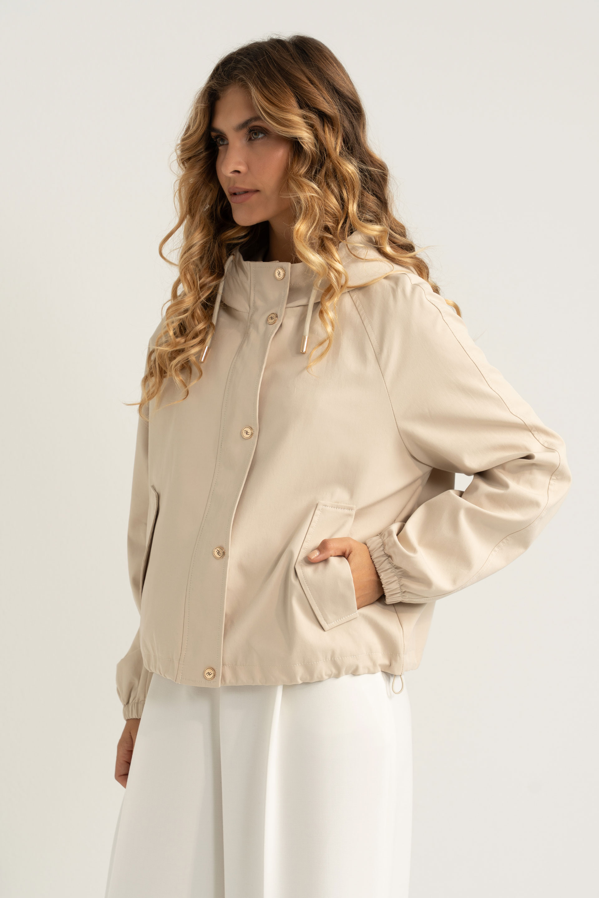 Short parka with hood and metallic detail