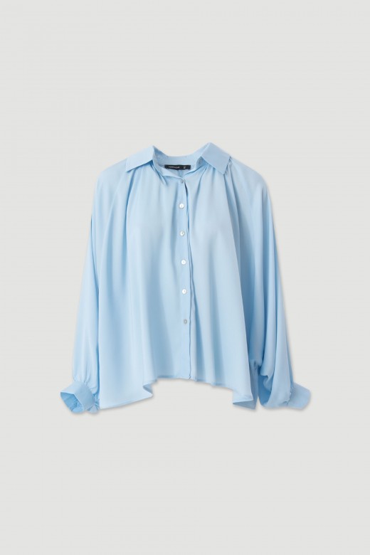 Fluid blouse with batwing sleeves Fluid blouse with batwing sleeves