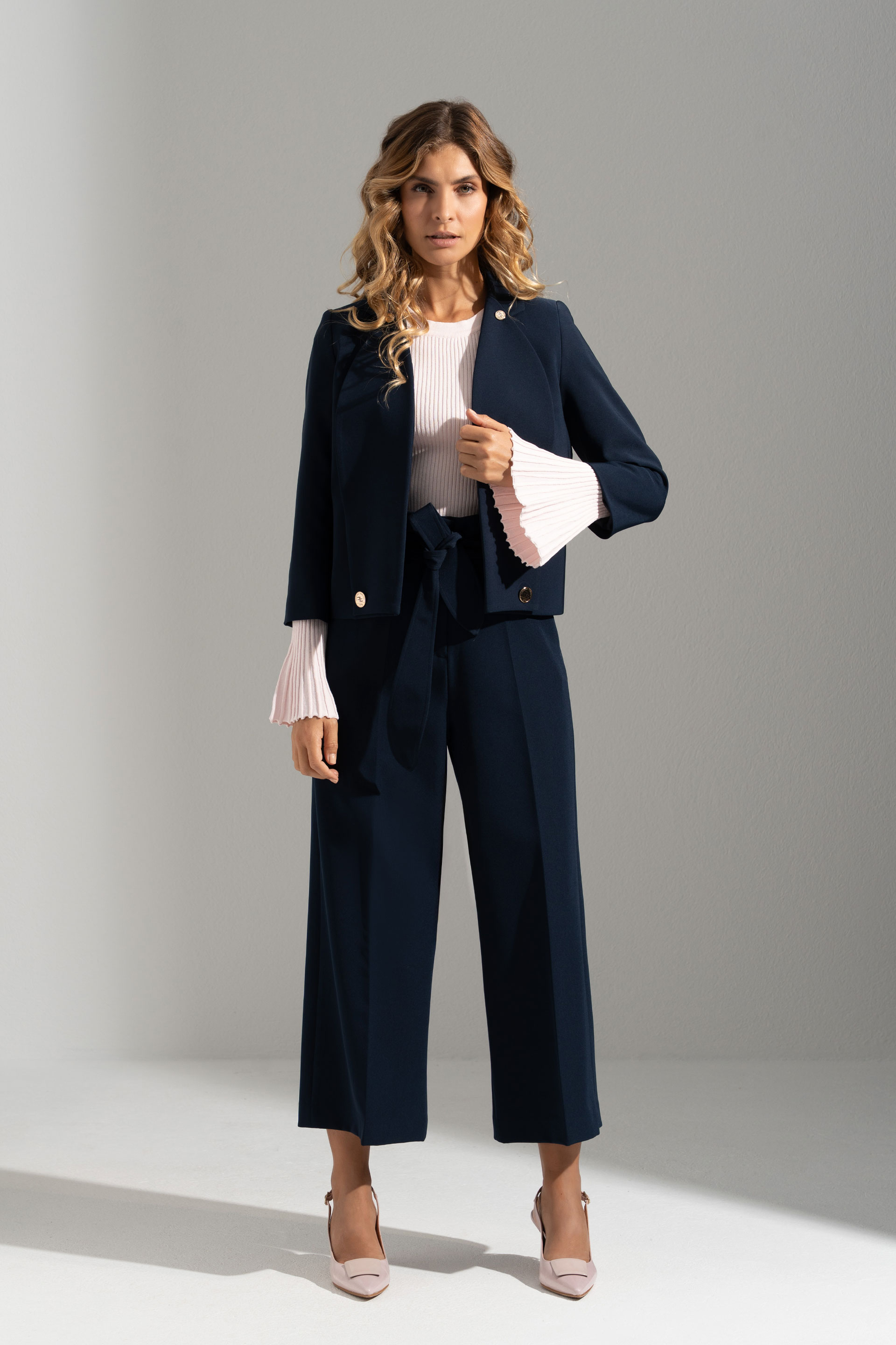 High-waisted culotte trousers with belt