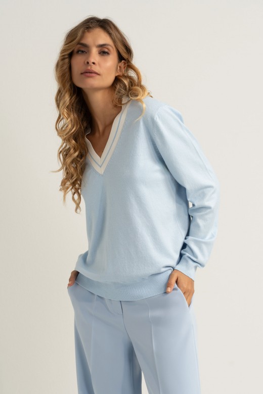 Knit sweater with v-neck and contrast details Knit sweater with v-neck and contrast details