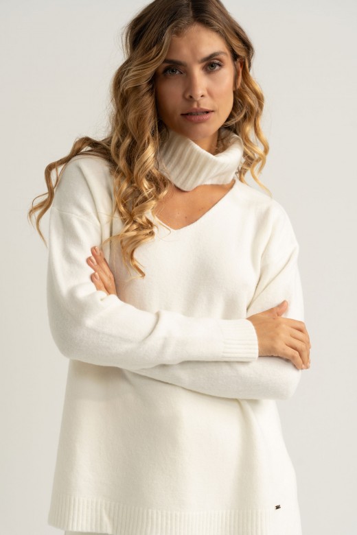 Knit sweater with v-neck and ribbed collar