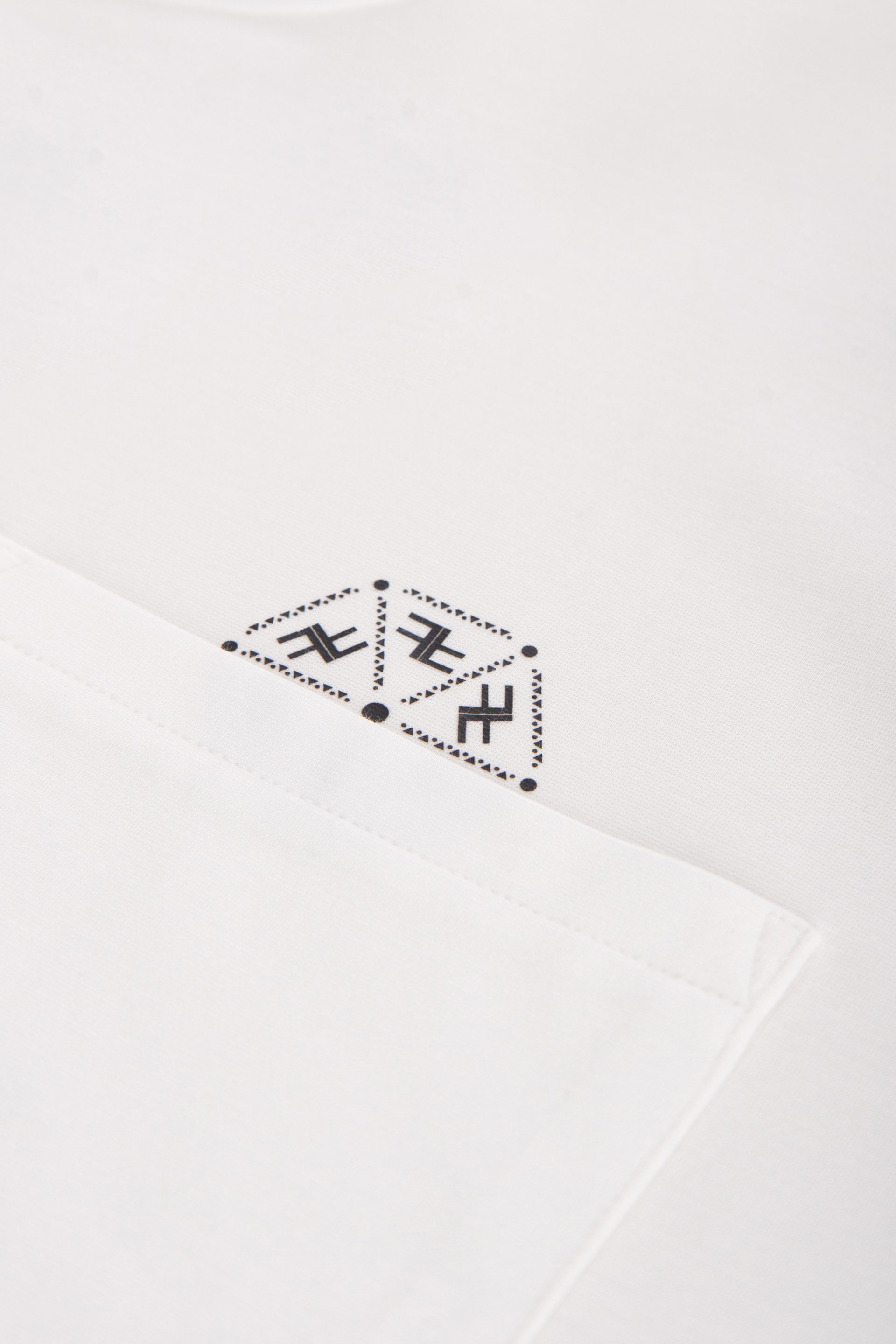 Knit t-shirt with chest pocket and print
