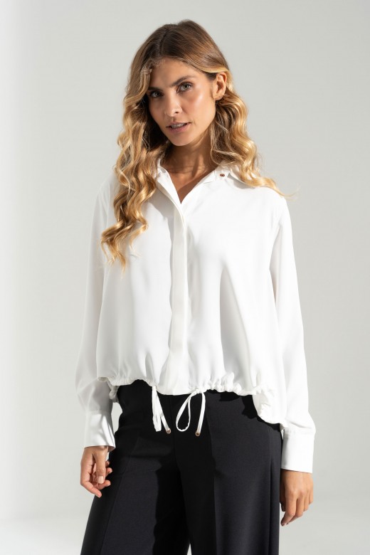 Fluid blouse with adjustable drawstring Fluid blouse with adjustable drawstring