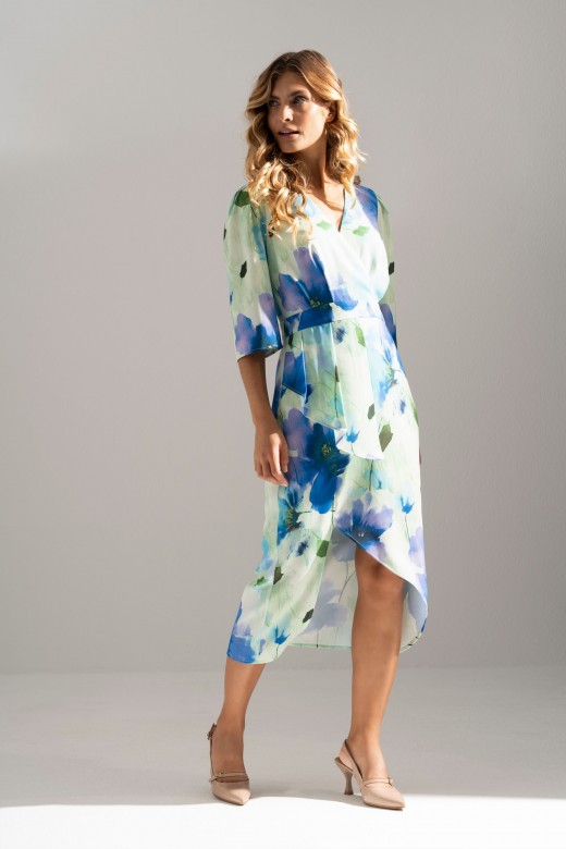 Vestido estampado com decote em v Vestido estampado com decote em v