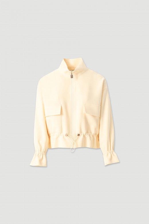 Casaco com fecho e cintura ajust�vel