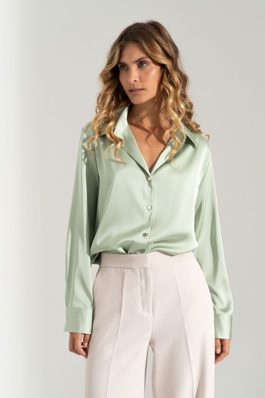 Blusa fluida com colarinho cl�ssico