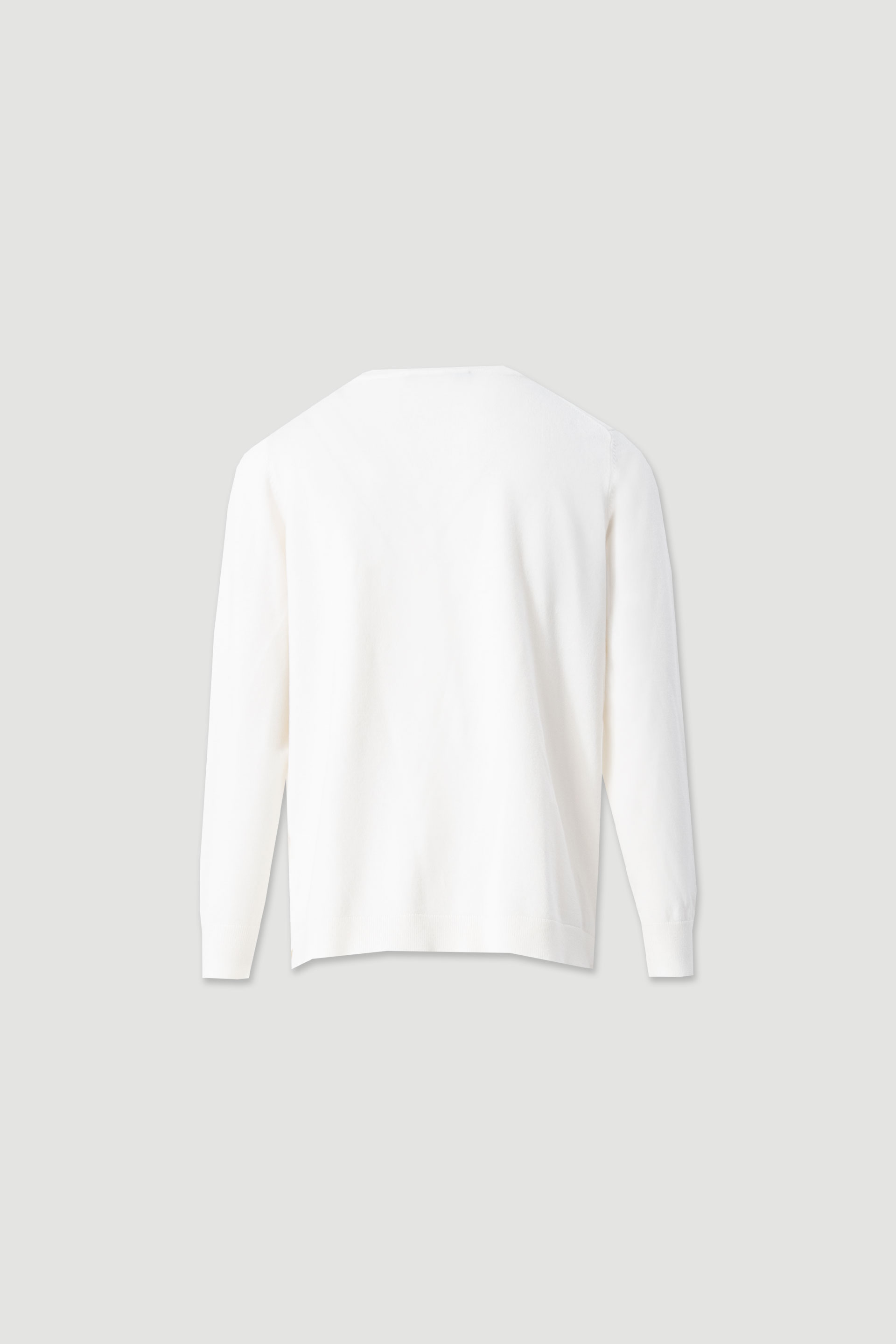 Plain knit sweater with round neckline
