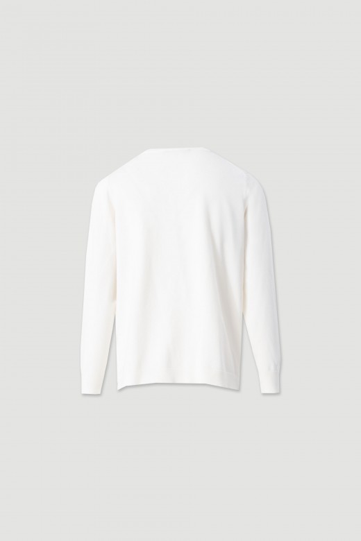 Plain knit sweater with round neckline Plain knit sweater with round neckline