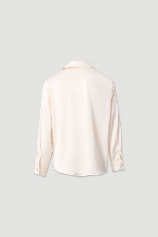 Fluid blouse with classic collar Fluid blouse with classic collar