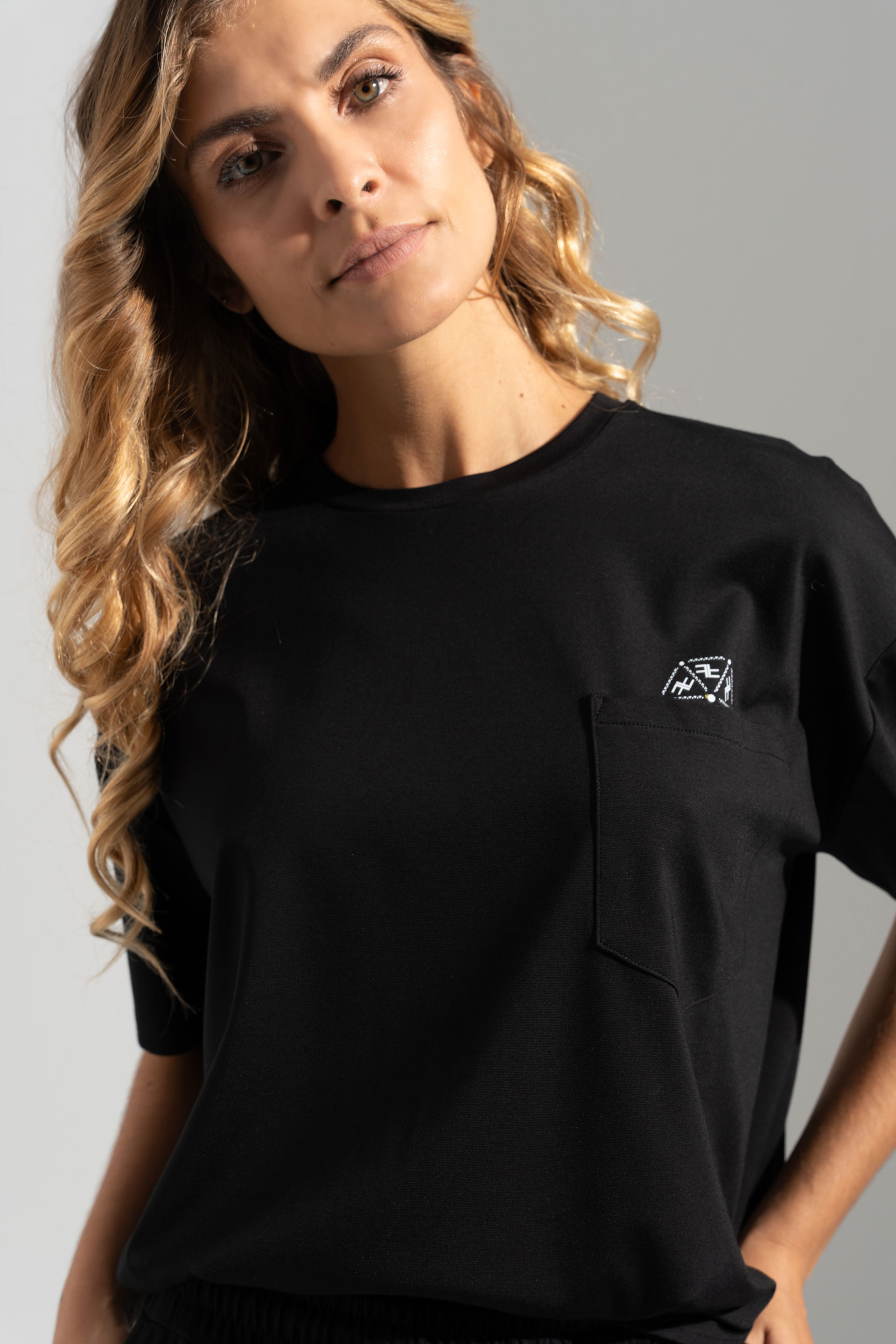 Knit t-shirt with chest pocket and print