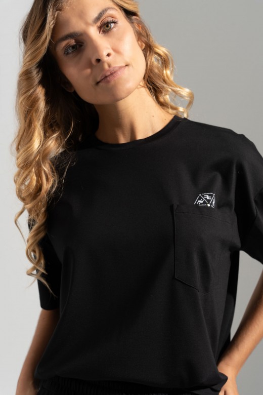 Knit t-shirt with chest pocket and print Knit t-shirt with chest pocket and print