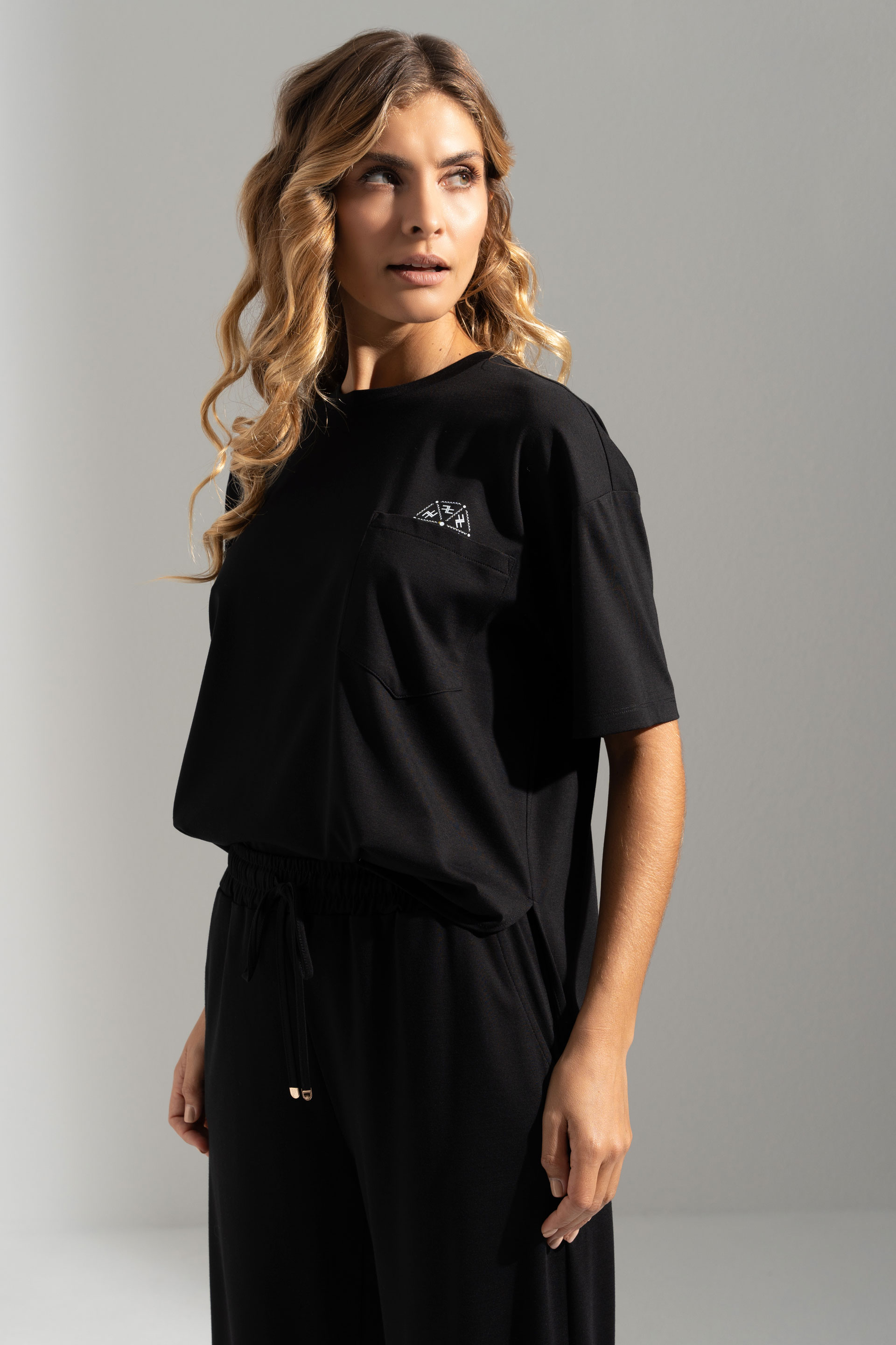 Knit t-shirt with chest pocket and print